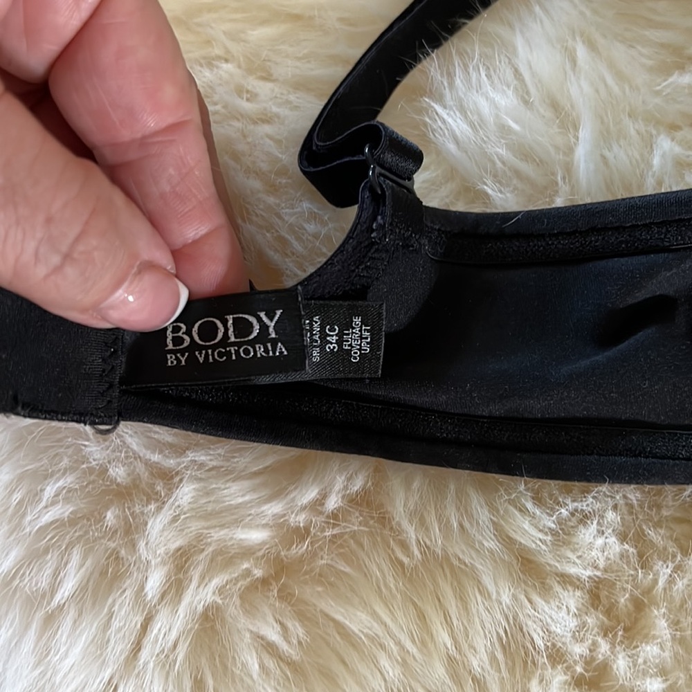 34d Vs Bra Bundle - image 7